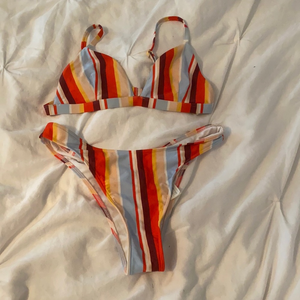 High leg swimsuit